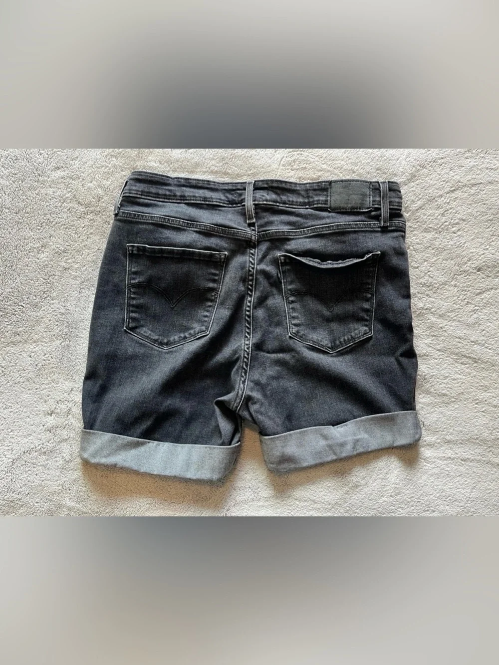 Black Levi Strauss 721 High Rise Skinny Shorts Women’s Size 33